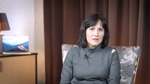 КАК СДВИНУТЬ ЧЕЛОВЕКА С МЕСТА смотреть онлайн