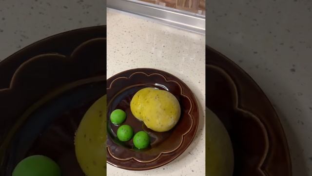 Начинка в торты и десерты из свежих фруктов в виде полусфер #Shorts смотреть онлайн