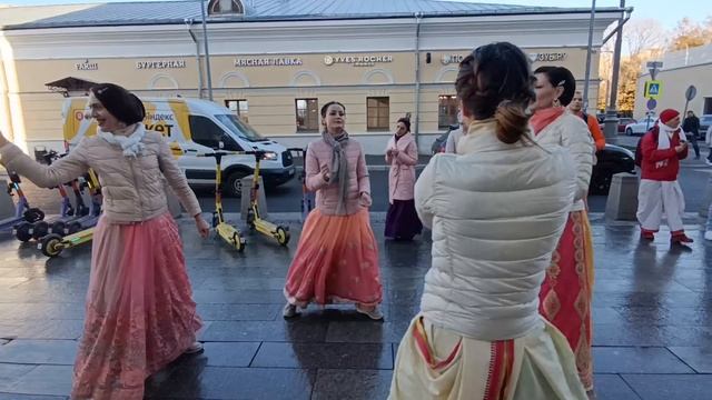 2022 10 16 Харинама Фрунзенская. Harinama in Moscow (Russia). Nama Kripa. Frunzenskaya. смотреть онлайн