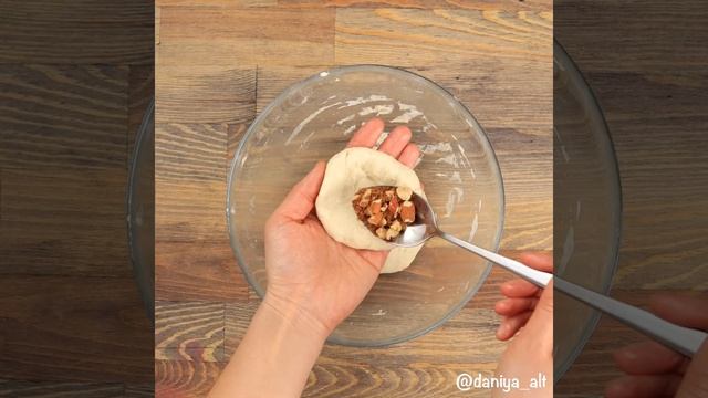 Корейские панкейки "Хотток" с орехами простой видео рецепт | простые рецепты от Дании смотреть онлайн