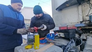 ТЕХНИЧКА 2. Камаз 5490. Как снять вязкомуфту натяжитель. глаза боятся, руки делают.