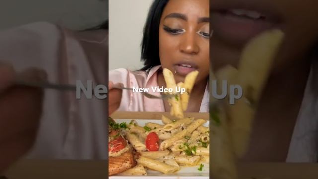 Creamy Pesto Salmon Pasta смотреть онлайн