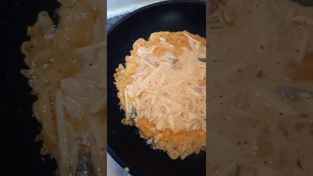 KIMCHI-POTATO-SQUID KOREAN PANCAKE | SHORT VIDEO | #shorts смотреть онлайн