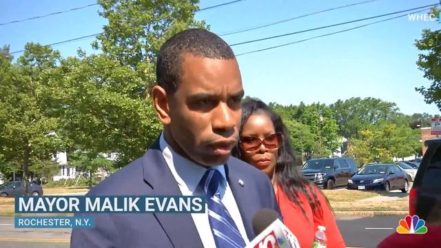 Rochester Police Officer Suspended After Handcuffing EMT смотреть онлайн