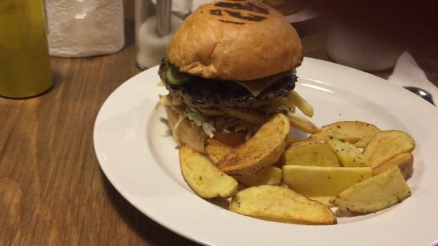 Бургер от "Burger bar" смотреть онлайн