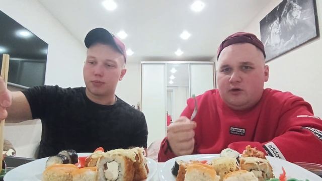 МУКБАНГ РОЛЛЫ СУШИ / Запечённые роллы ОБЖОР / MUKBANG ROLLS SUSHI 🍣 смотреть онлайн
