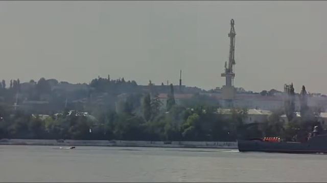 Тральщики. Траление минных заграждений. День ВМФ 2010, Севастополь. Крым. смотреть онлайн