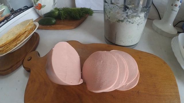 Налисники з домашнім сиром, ковбасою та огірком // ПРОСТІ РЕЦЕПТИ. смотреть онлайн