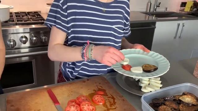 Eggplant Caprese Salad смотреть онлайн