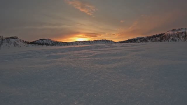 Рыбалка на озере Колбаса. Голец. Две колбасы по цене одной. смотреть онлайн
