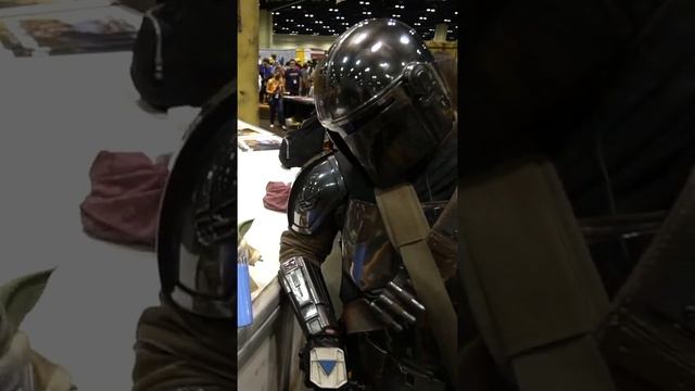 Mandalorian walks into a Bar with GROGU #shorts смотреть онлайн
