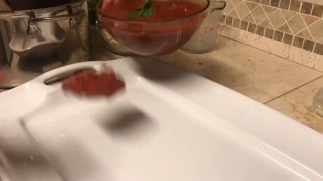 MANICOTTI STUFFED WITH SAUSAGE AND SPINACH смотреть онлайн