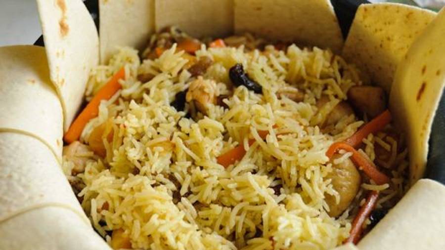 Кубанский плов на лаваше в Застольной печи