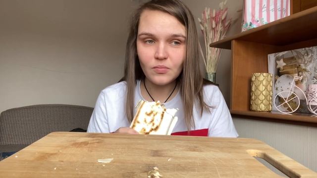 МУКБАНГ Шаурма с сыром / ДРАКИ на детской площадке / Mukbang смотреть онлайн