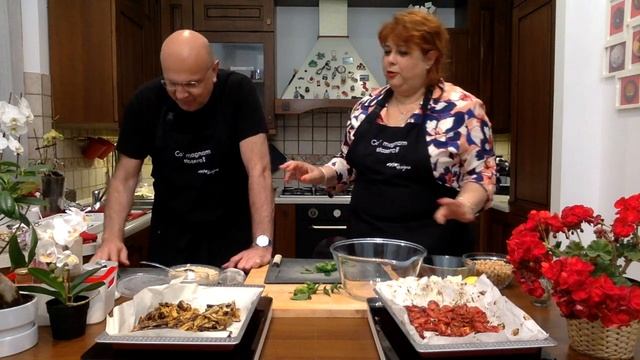 Co' magnam stasera? Insalata estiva di ceci e orzo смотреть онлайн