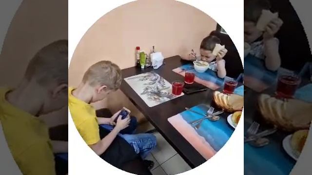 Вдруг по пути мы встретили милую кафешечку - столовую смотреть онлайн
