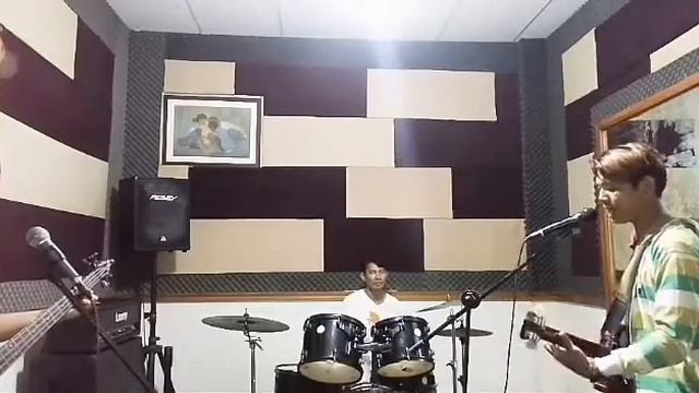Molly's Lips Nirvana Cover смотреть онлайн