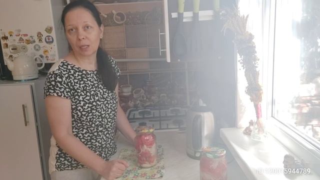 Помидоры с луком 👍Съедается всё и рассол выпиваем)) смотреть онлайн