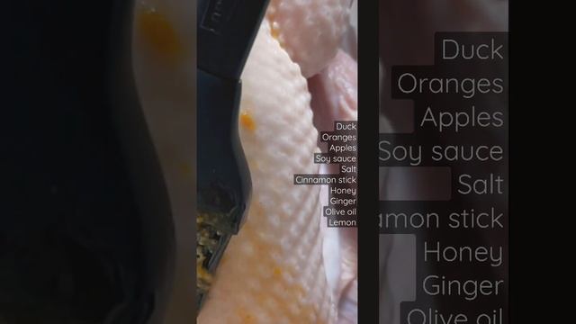 Duck with oranges and apples in soy sauce смотреть онлайн