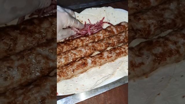 сочная куриная люля-кебаб смешанным баранина слишком вкусная добрые люди Поставьте лайк смотреть онлайн