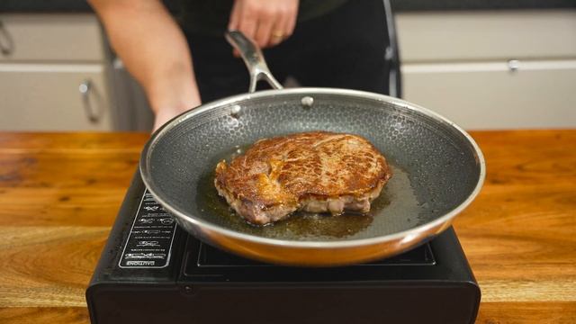 Friptura de vita//Steak de vita la tigaie//Cum fac eu friptura de vită perfecta!Gata în 12minute!!! смотреть онлайн