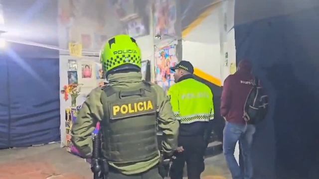 29 armas corto punzantes incautadas dejó la megatoma en el Parque de la Mariposa en Bogotá смотреть онлайн