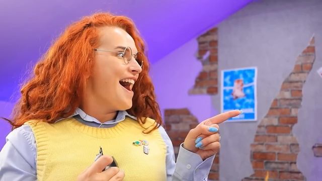 Популярная Barbie vs Bratz: Экстремальный Челлендж! смотреть онлайн