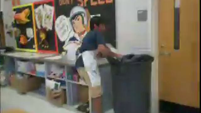 Anand's Recycle Dance (in art) смотреть онлайн