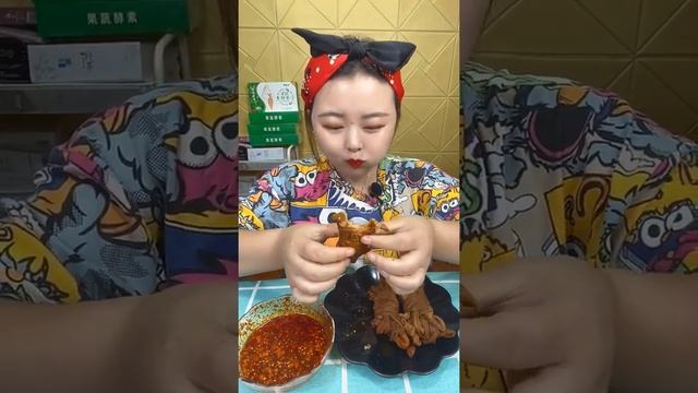 Pig Intestine Recipe with Special Sauce Eating Show смотреть онлайн