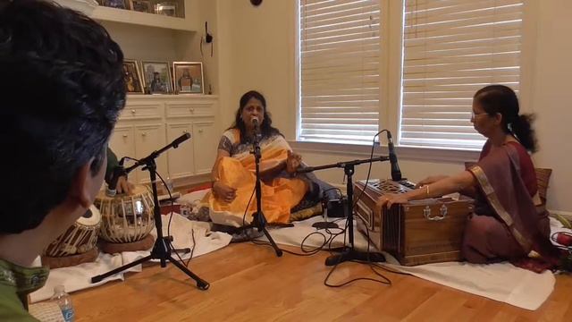 Soumya at Ghar Baithak 071915 Bhairavi смотреть онлайн