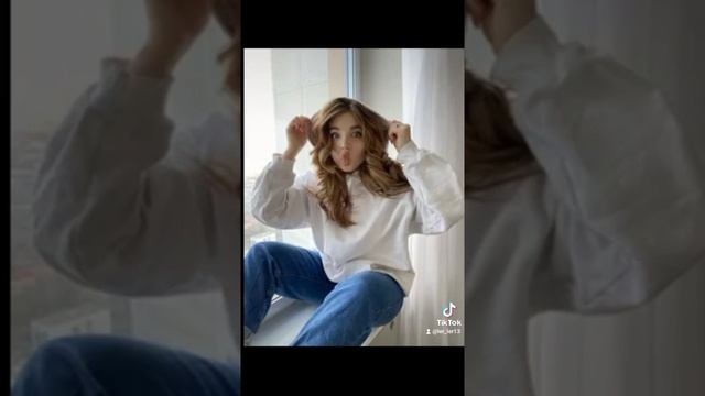 Аня Покров и Мия Бойко снежинка🌨️❄️ смотреть онлайн