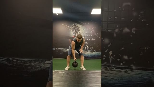 Впервые за несколько лет взял в руки двухпудовую гирю смотреть онлайн