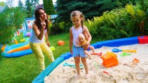 Детские игры в песочнице — Майя и Беби бон Лина — Весёлые игры для девочек в дочки матери