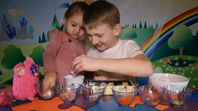 Делаем конфетки вкусняшки из зефирушек Making candy sweets from marshmallow смотреть онлайн