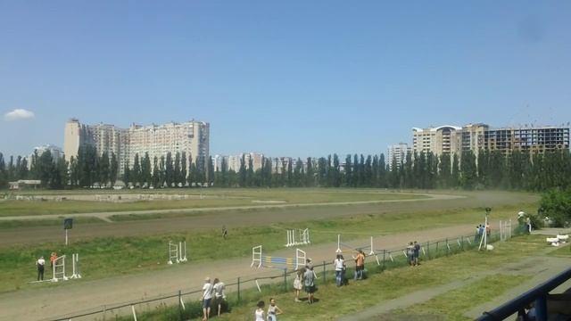 Лошадиные скачки "Барса"на киевском Ипподроме смотреть онлайн