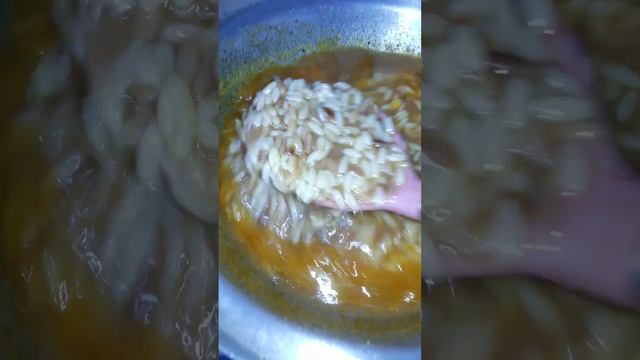 عملت غداء لوبيا وملوخية ورز بالشعرية ولسان عصفور من عظام العجل #الوبيا#اللوبيا_البيضاء_الناشفة смотреть онлайн