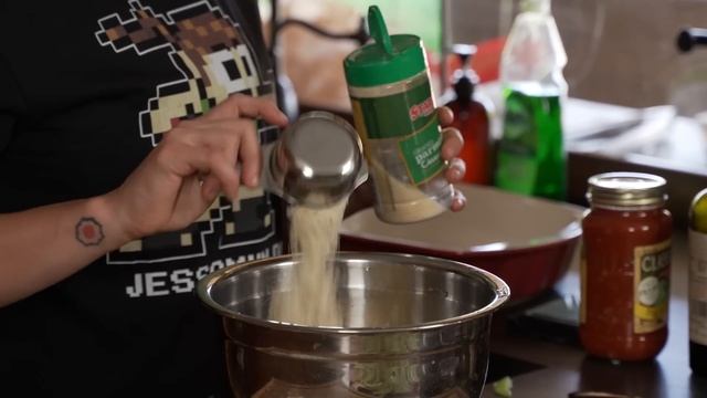 Will Ronda Rousey's Fingers Survive This Zucchini Lasagna? (No They Will Not) | Ronda's Kitchen смотреть онлайн