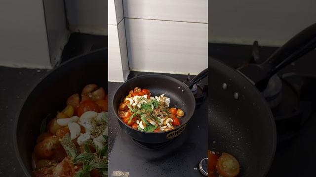 Easy Tomato Feta Pasta Recipe | #shorts #shortsrecipe #healthyfood смотреть онлайн