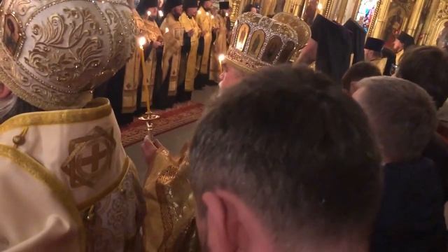 Фрагмент богослужения с участием митрополита Иоанна в Псково-Печерском монастыре смотреть онлайн