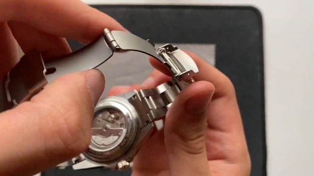 Cheapest Chronometer Watch Ever?! Is This Submariner Homage by Loreo, Deceptive or Impressive? смотреть онлайн
