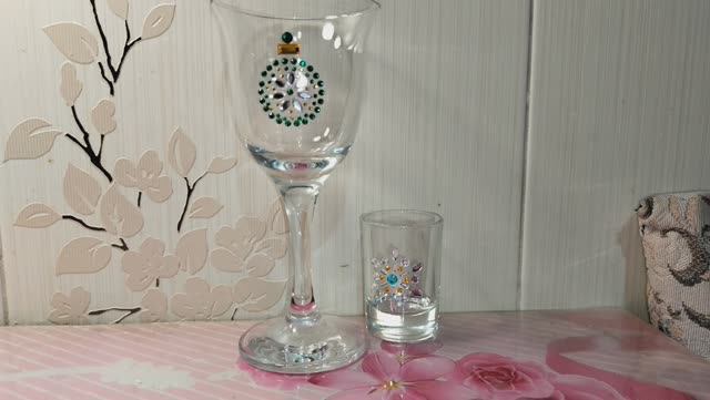 Украшаем посуду перед новым годом или любым праздником. смотреть онлайн