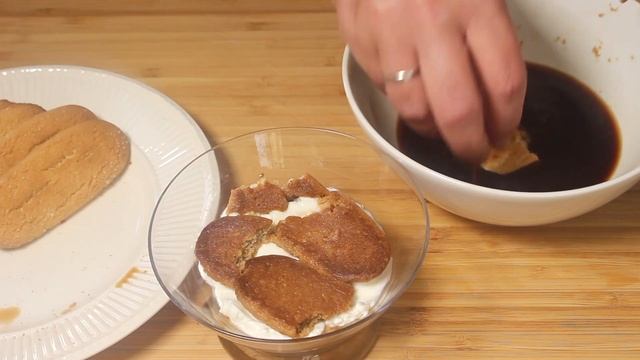 Easy vegan Tiramisu - quick no-bake dessert (soy-free) смотреть онлайн