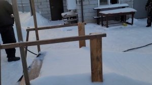 Зимние забавы | Строим горку