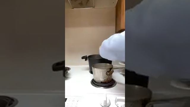 Chicken Wings and Potato Salad смотреть онлайн