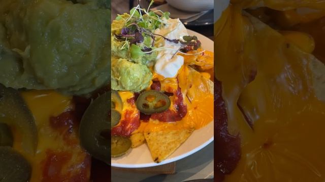 Calamari, Nachos and Soup for lunch at the Queenscliff Brewhouse смотреть онлайн