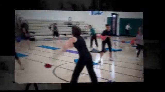 Menlo Fit: Free Community Boot Camp 2/19/11: Medicine Ball Partner Workout смотреть онлайн