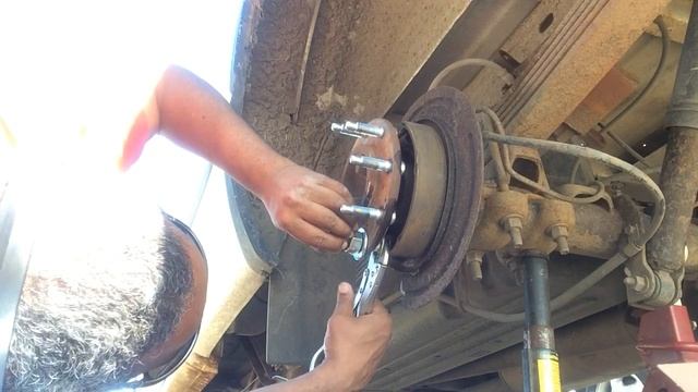 Wheel stud install on 2001 GMC CHEV Sierra Silverado 2500 8 bolt rear wheel DIY tools and tips смотреть онлайн