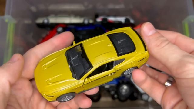 Big Diecast Metal Scale Model Cars Huge Collection - Box Full Of Cars / Toy Cars