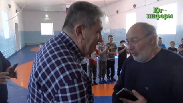 Встреча почётных гостей в борцовском зале района. смотреть онлайн