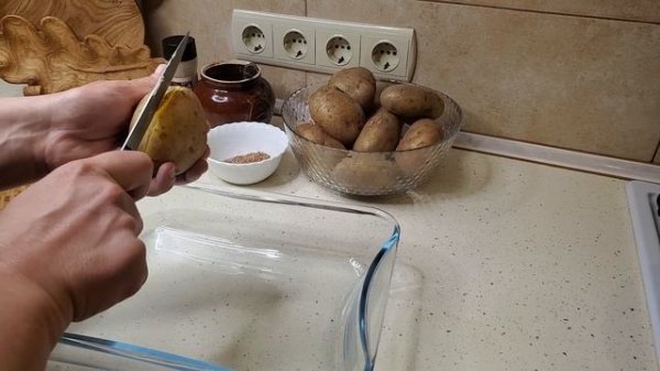 КАРТОШКА С САЛОМ ЗАПЕЧЁННАЯ  В ДУХОВКЕ.